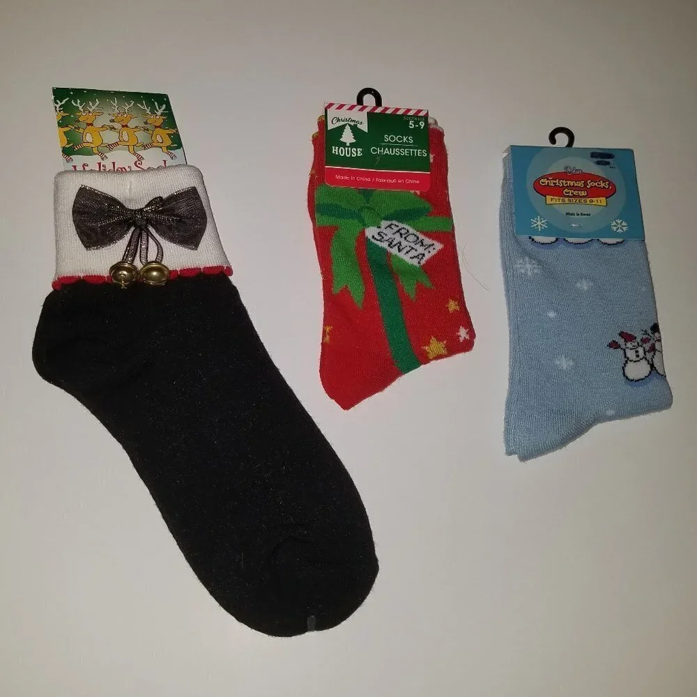 NEW 3 Pair Christmas Socks Lot Black Bows Bells Blue Snowmen Red Present 5-9-11